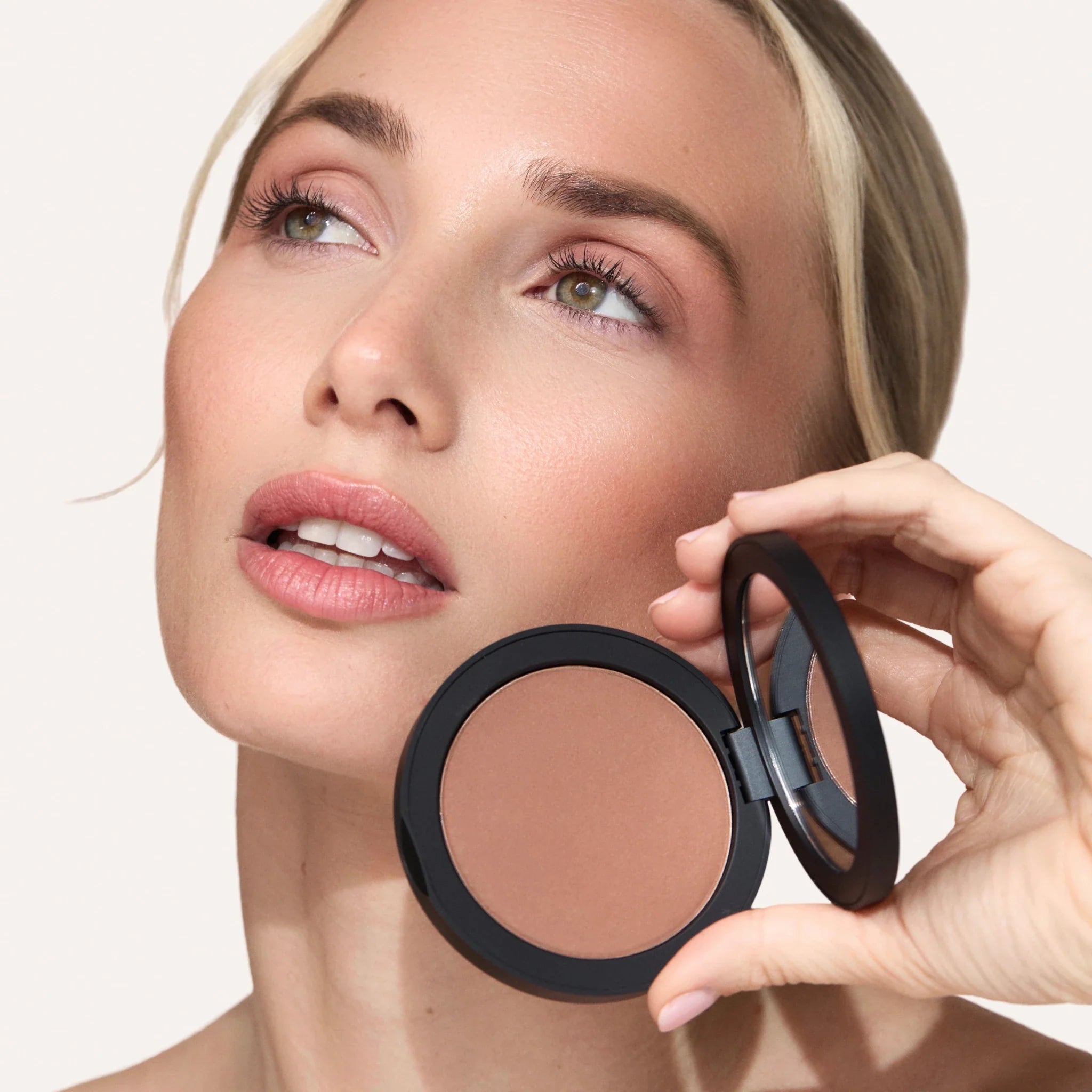 tone:Soft Tan