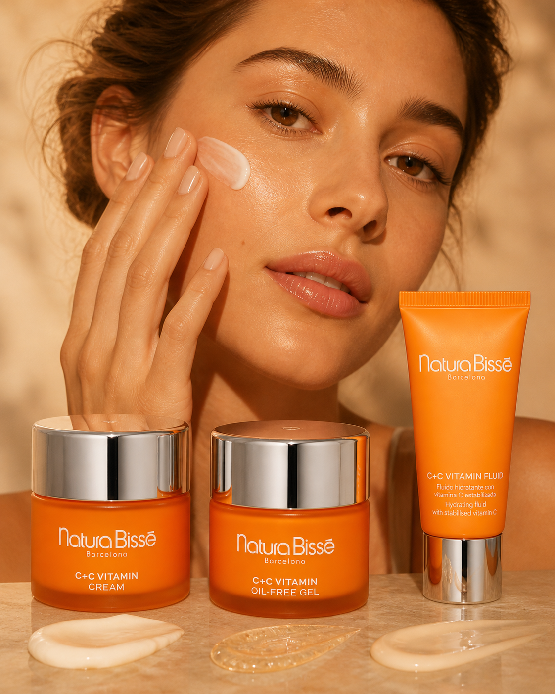 Paso 04 — Hidratación con C+C Vitamin Cream, Oil-Free Gel o Fluid