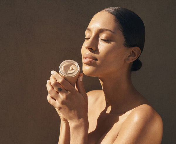 Diamond cocoon sheer cream spf 30 pa++ - aplicación y estilo de vida Natura Bisse