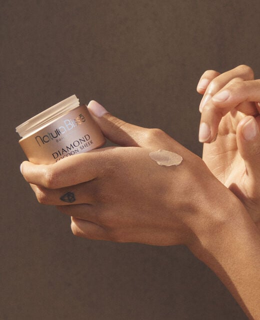 Diamond cocoon sheer cream spf 30 pa++ de Natura Bisse - tratamiento cosmético profesional