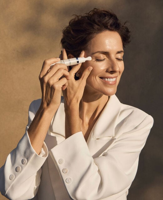 Inhibit retinol eye lift de Natura Bisse - tratamiento cosmético profesional