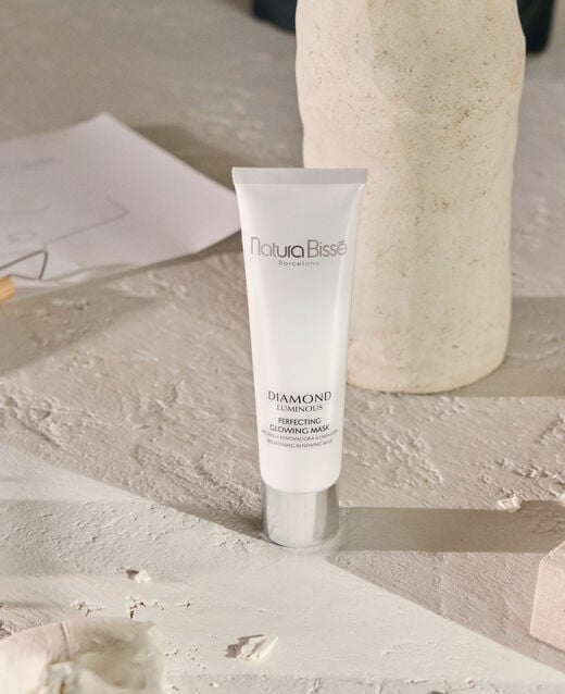 Diamond luminous perfecting glowing mask de Natura Bisse - tratamiento cosmético profesional
