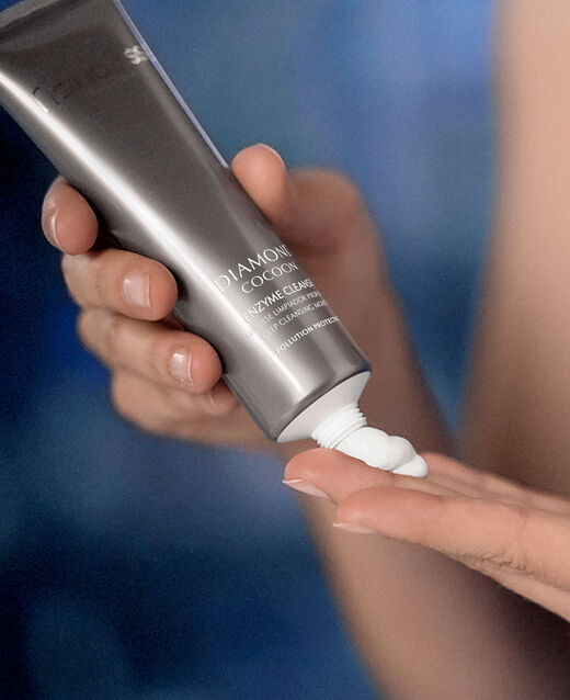 Diamond cocoon enzyme cleanser de Natura Bisse - tratamiento cosmético profesional