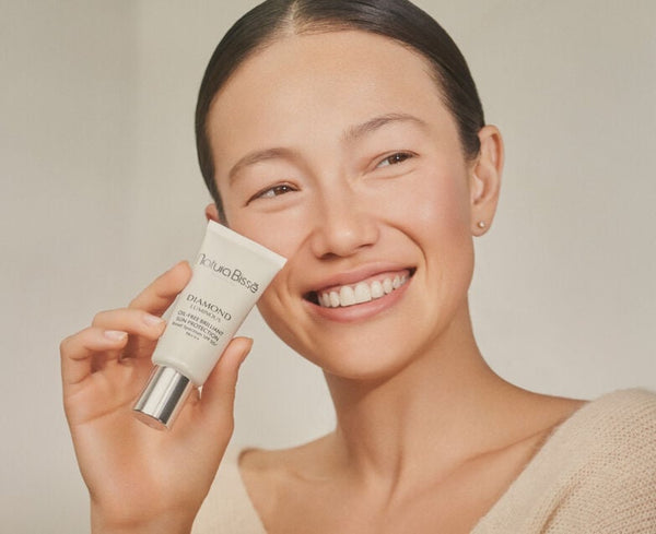 Diamond spf 50 pa+++ oil-free brilliant sun protection - aplicación y estilo de vida Natura Bisse