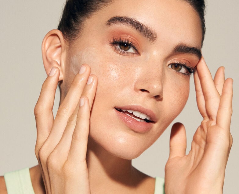 Stabilizing facial cleansing gel with aha + pha - aplicación y estilo de vida Natura Bisse