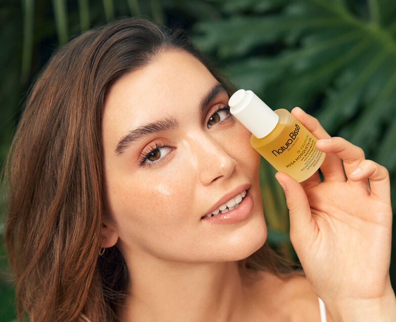 Rosa mosqueta oil with sacha inchi oil - aplicación y estilo de vida Natura Bisse