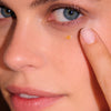 C+C Vitamin Eye aplicado en piel - Natura Bissé