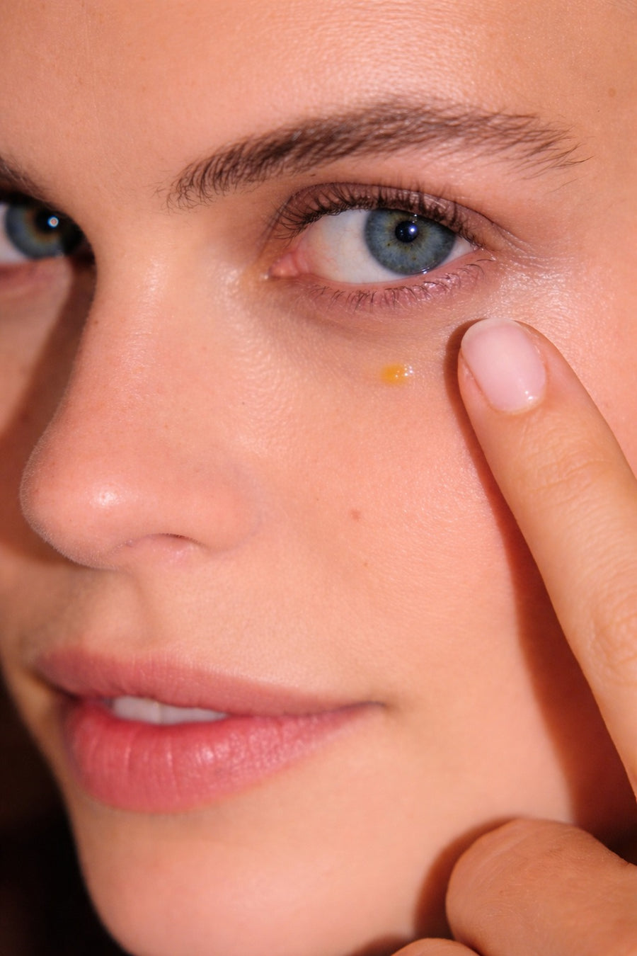 C+C Vitamin Eye aplicado en piel - Natura Bissé - Natura Bisse cosmética profesional