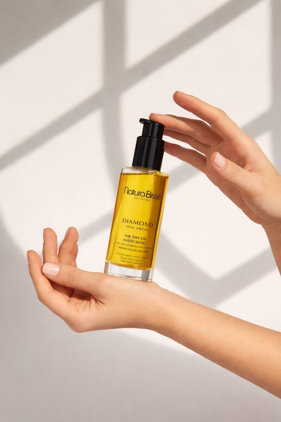 32J309 - inhand - Natura Bisse cosmética profesional